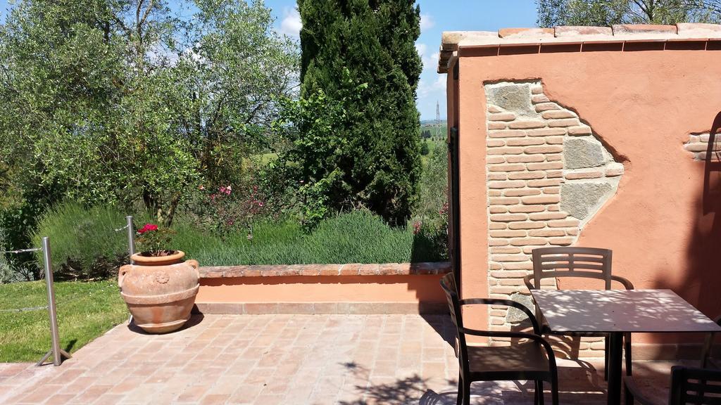 Agriturismo Palazzo Val Del Sasso Villastrada  Exterior photo